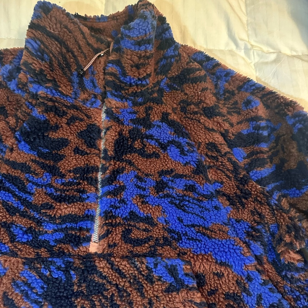 Lululemon Athletica Blue and Brown Fleece scuba quarter zip